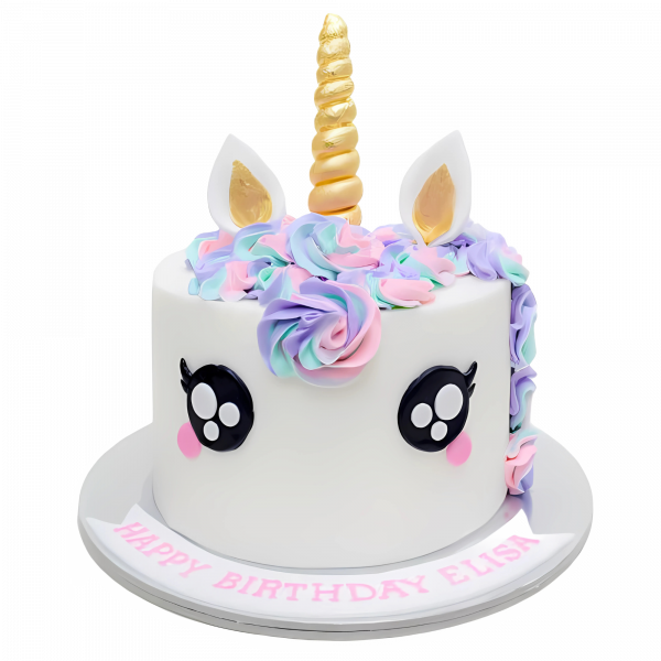 Weiße Einhorn-Torte mit pastellfarbener Mähne